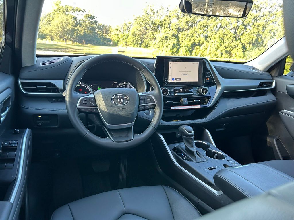 Thumbnail: 2025 Toyota Highlander - 12
