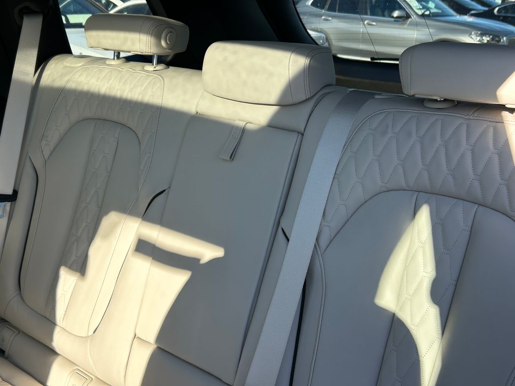 Thumbnail: 2026 BMW X5 - 32