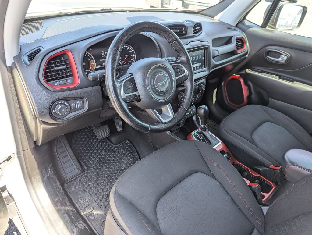 2019 Jeep Renegade Trailhawk 25