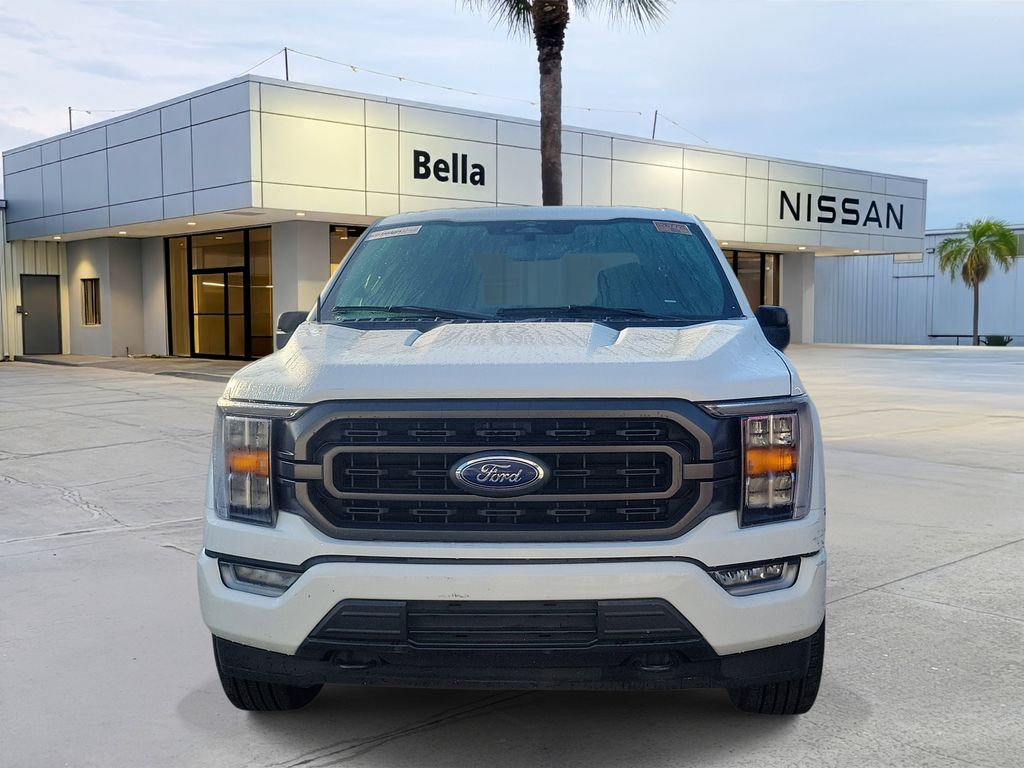 View vehicle photo 2