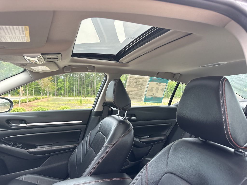 2024 Gun Metallic Nissan Altima 2.5 SR FWD Sedan