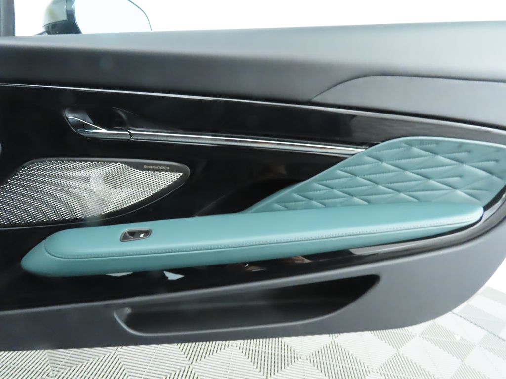 Thumbnail: 2025 Aston Martin DB12 - 26
