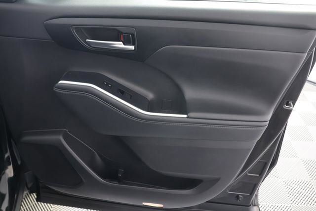 2024 Toyota Highlander XLE Midnight Black Metallic - Grieco Acura - Image 32