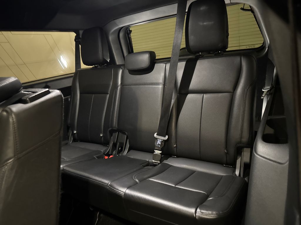 2019 White Platinum Clearcoat Metallic Ford Expedition Max XLT RWD SUV