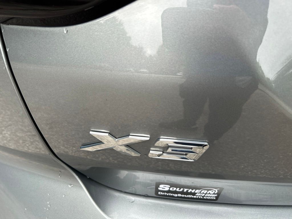 Used 2023 Gray BMW xDrive30i image 11