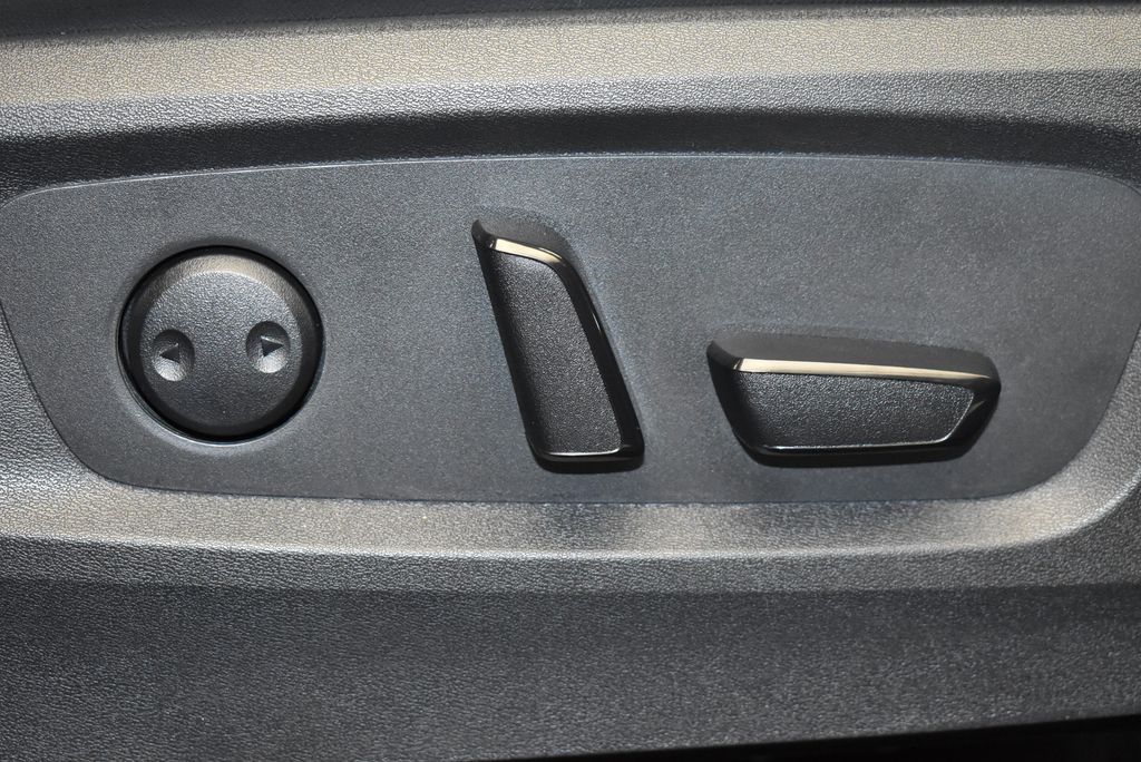 Thumbnail: 2023 Nissan Pathfinder - 30