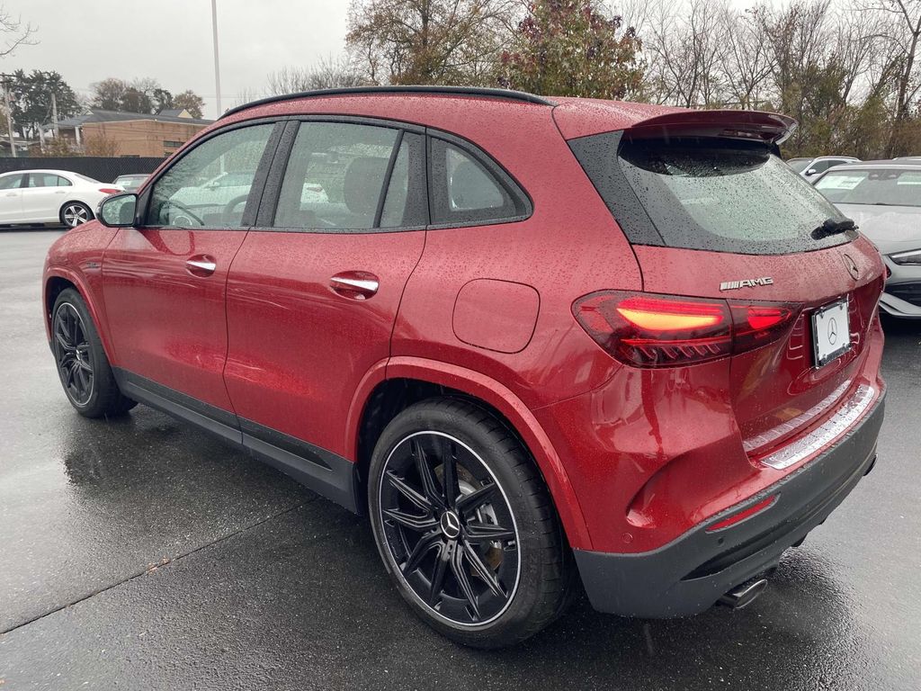 2025 Mercedes-Benz GLA 35 AMG 7