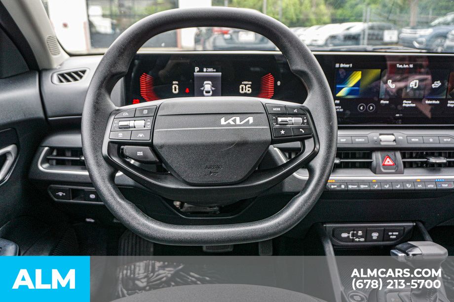 Used 2025 Blue Kia LXS image 28