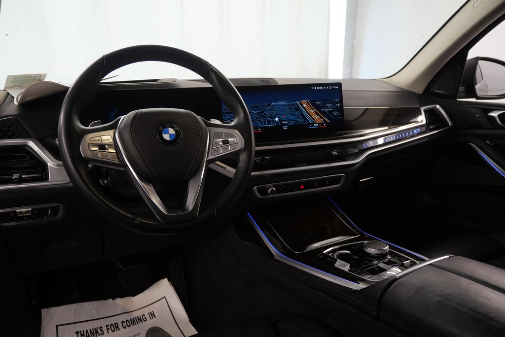 2023 BMW X7 xDrive40i 21