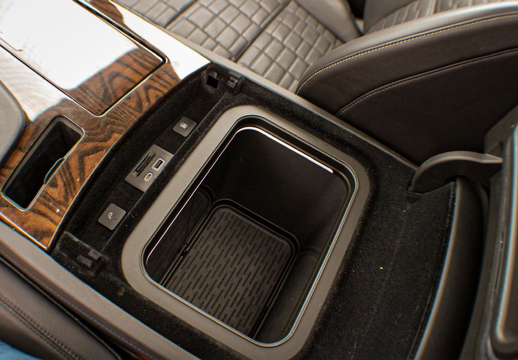 Interior 12