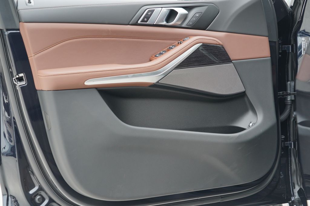 Thumbnail: 2026 BMW X5 - 9