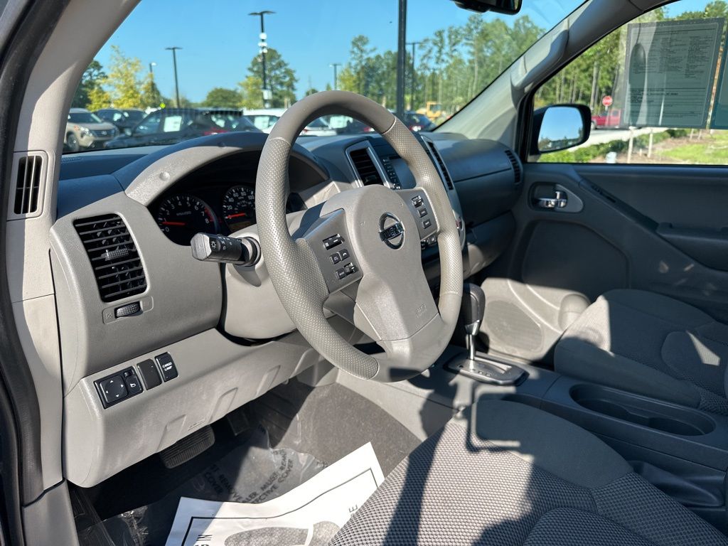 2021 Nissan Frontier SV 16