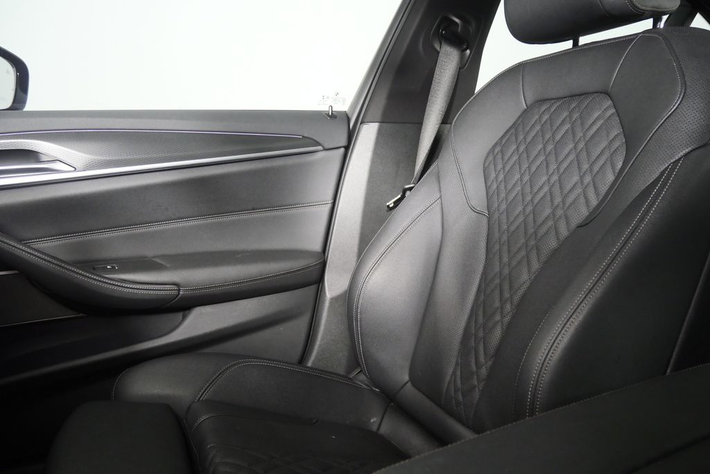 Thumbnail: 2023 BMW 5 Series - 25