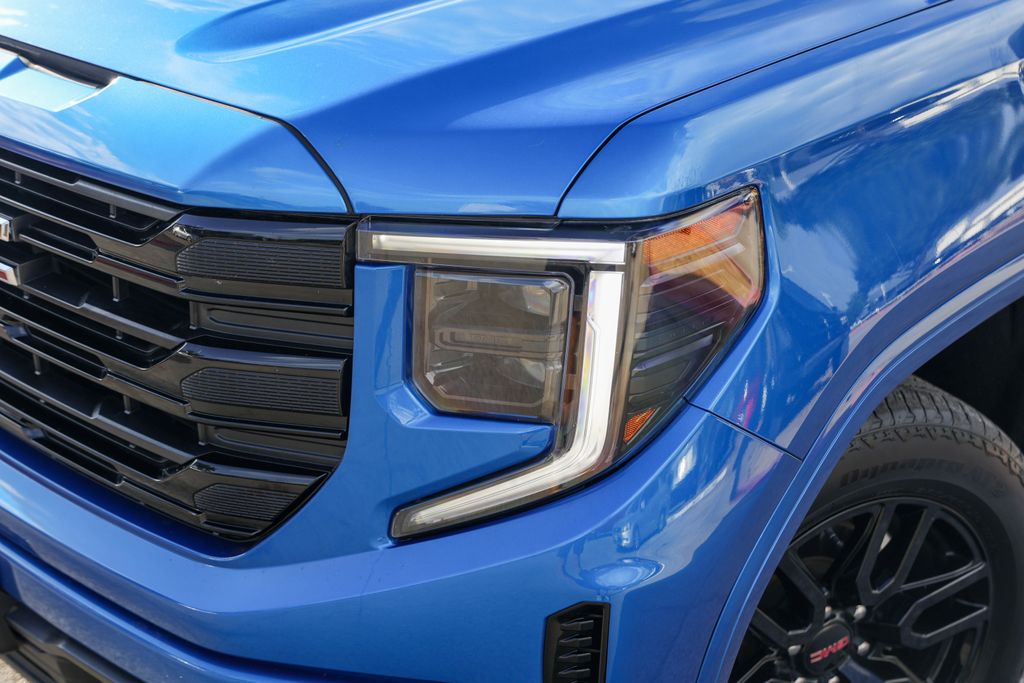 Used 2022 Blue GMC Elevation image 3