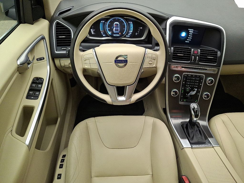 Thumbnail: 2016 Volvo XC60 - 11