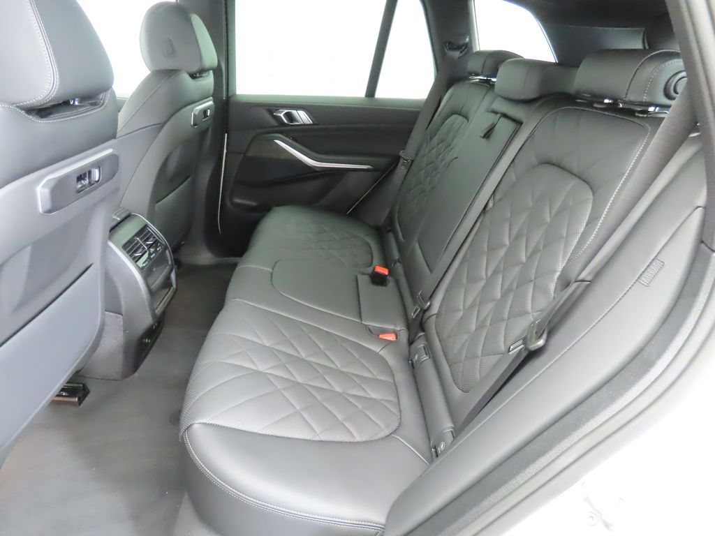 Thumbnail: 2025 BMW X5 - 21