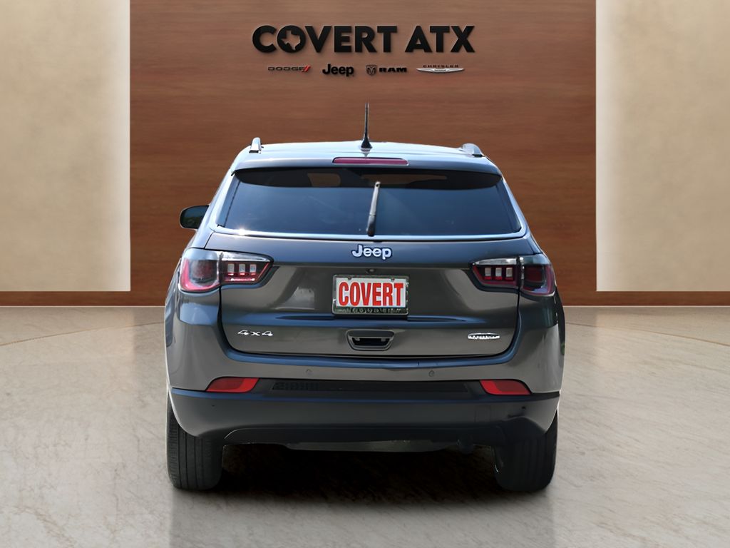 Used 2021 Gray Jeep Latitude image 4