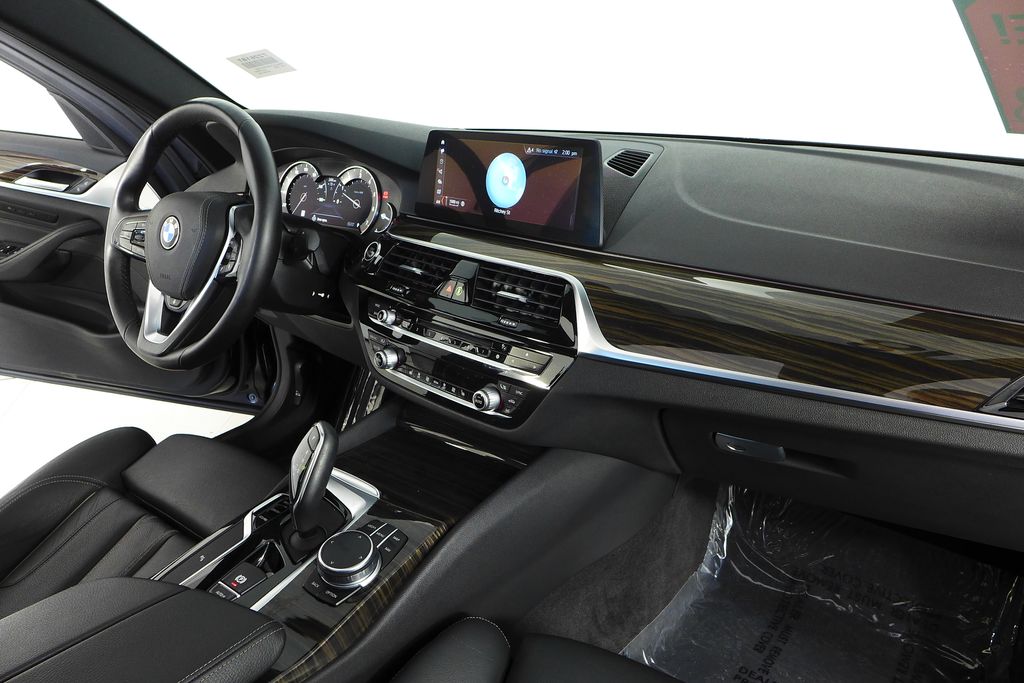 Thumbnail: 2018 BMW 5 Series - 14