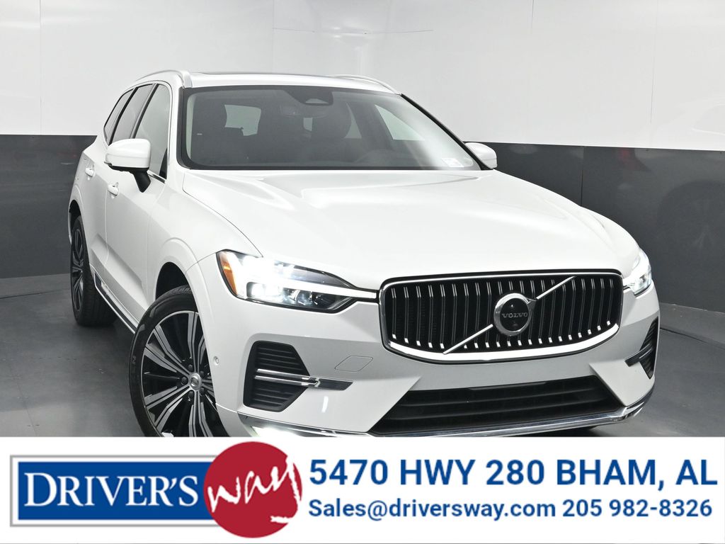  2023 Volvo XC60 B5 Plus Bright Theme FWD   
