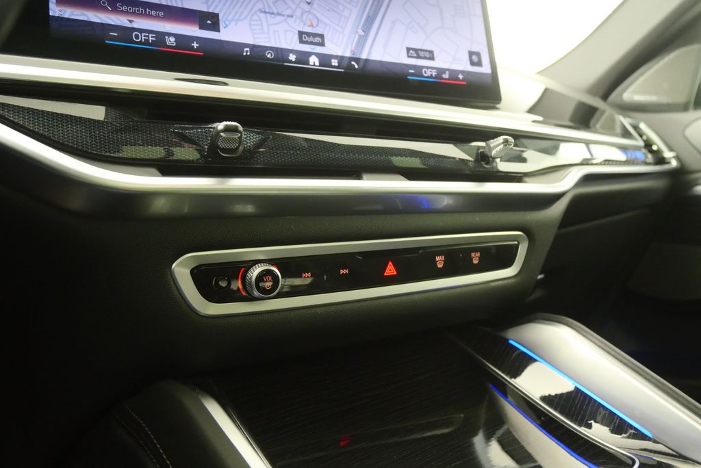 Thumbnail: 2025 BMW X6 - 23