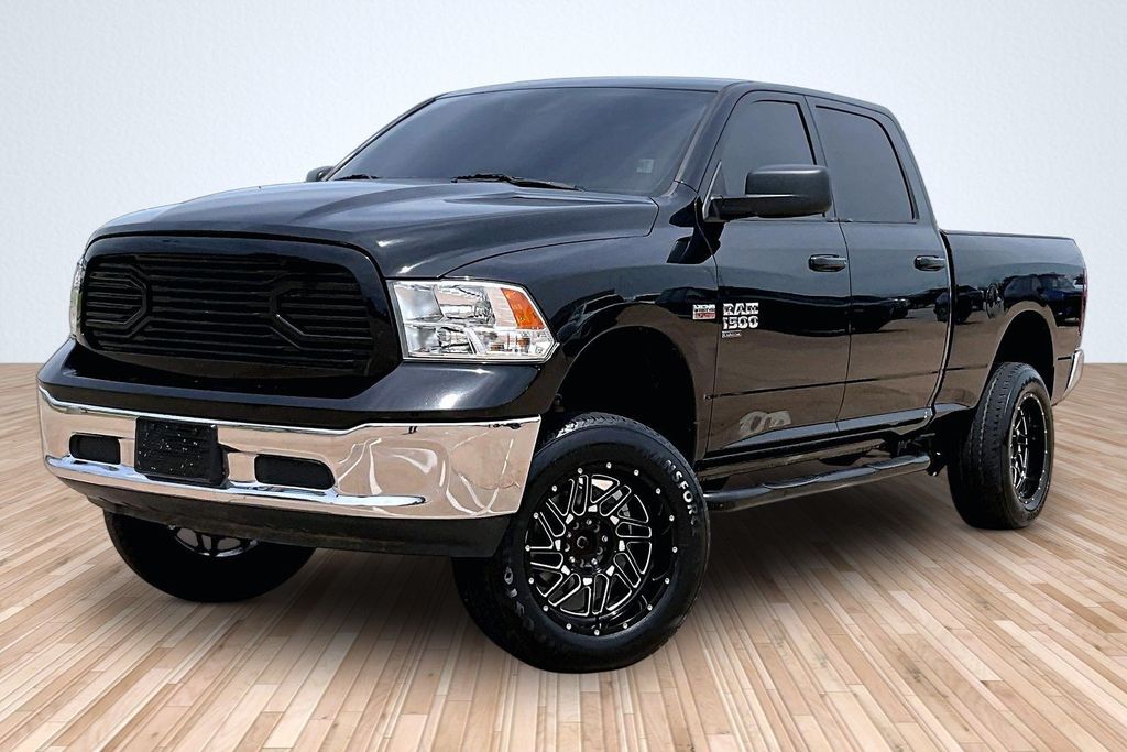 Diamond Black Crystal Pearlcoat 2019 RAM 1500 Pickup Truck Four-Wheel Drive 8-Speed Automatic