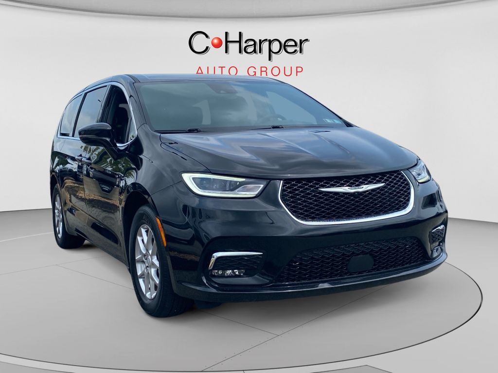 Diamond Black Crystal Pearlcoat 2025 Chrysler Pacifica Minivan Front-Wheel Drive 9-Speed Automatic