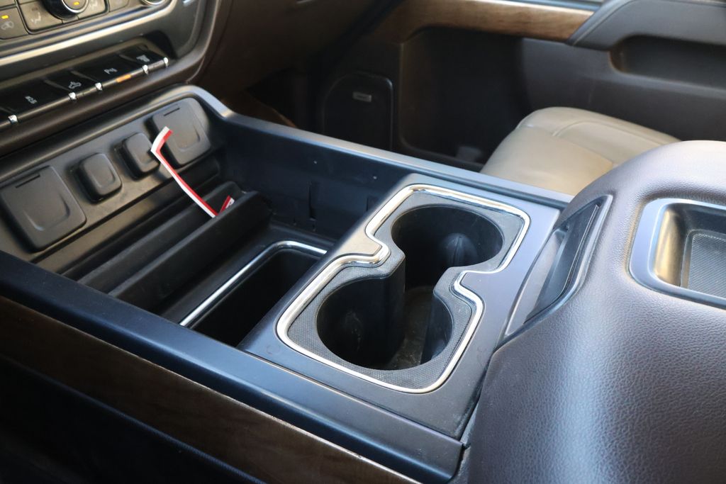 Thumbnail: 2015 Chevrolet Silverado 2500 - 30