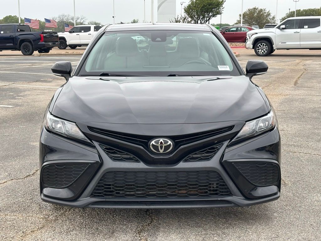 2022 Toyota Camry SE photo