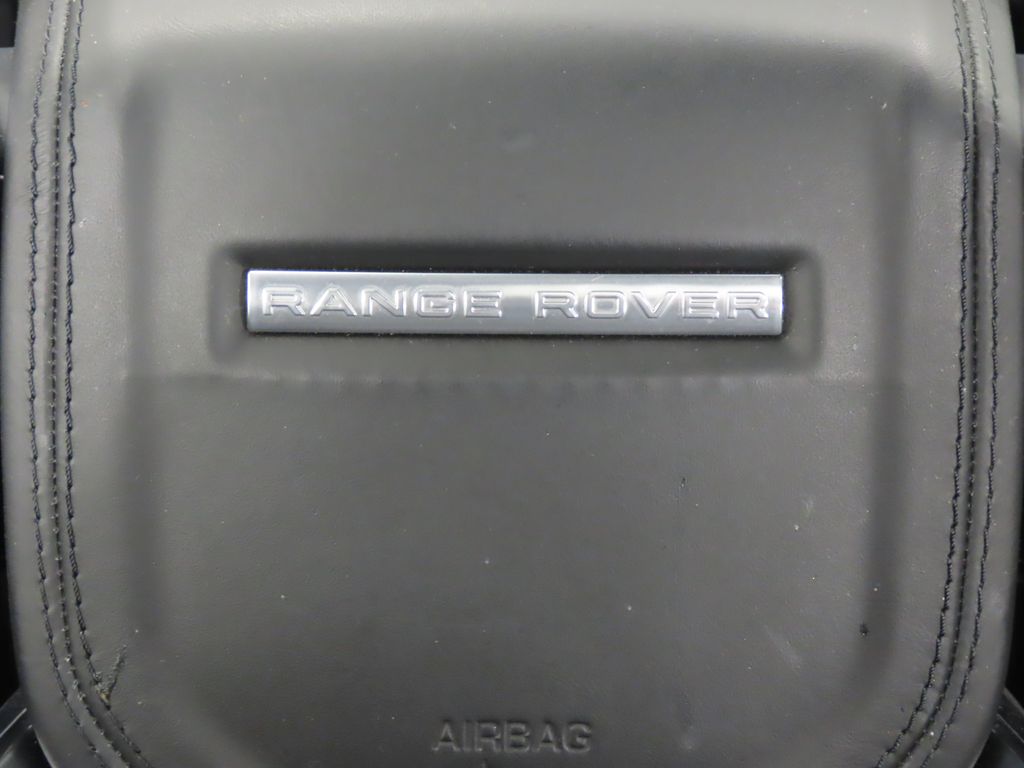 Thumbnail: 2019 Land Rover Range Rover - 20