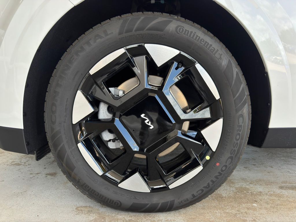 2026 Kia Carnival EX White at Community Kia