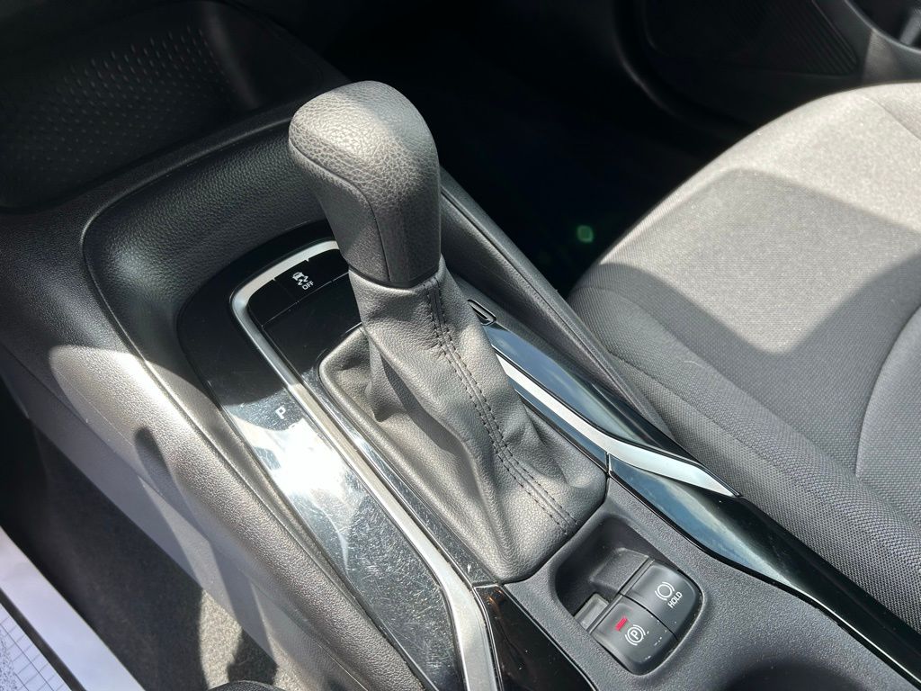 2021 Toyota Corolla LE 21