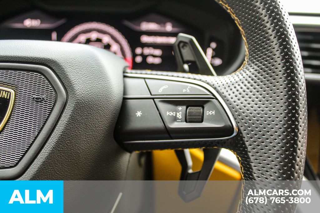 Used 2020 Blue Lamborghini Base image 27