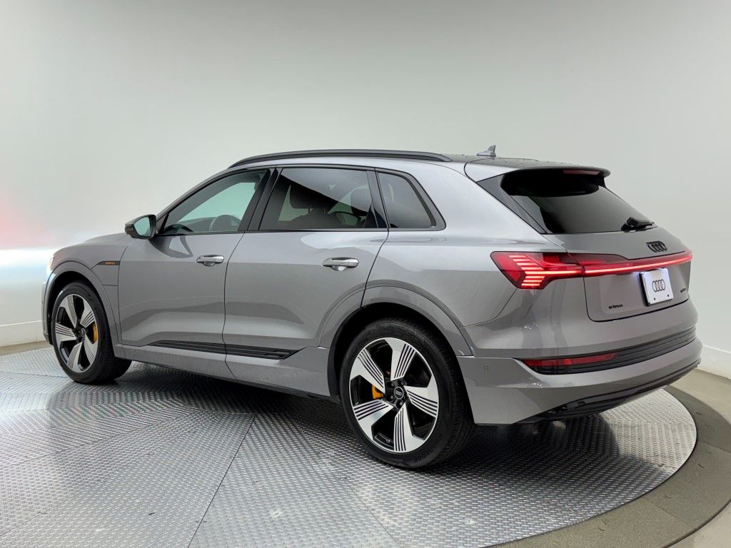 2023 Audi e-tron Premium Plus 12