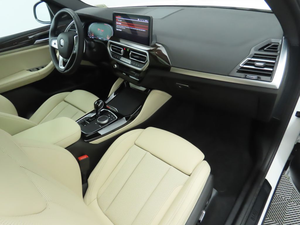 Thumbnail: 2025 BMW X4 - 18