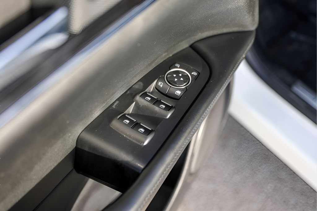 Used Car 2021 Lincoln Nautilus  Standard For Sale Under $30,000 In Austin, Texas