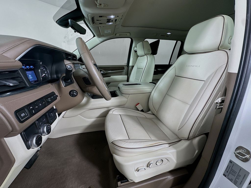 Thumbnail: 2021 GMC Yukon XL - 22