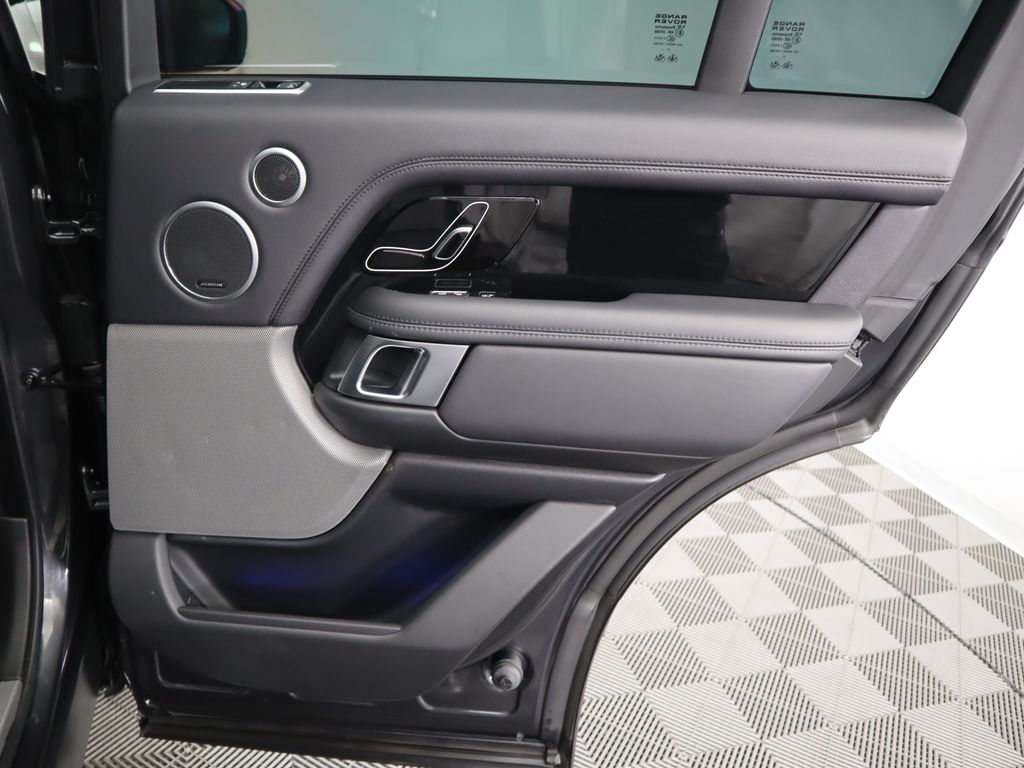 Thumbnail: 2018 Land Rover Range Rover - 27