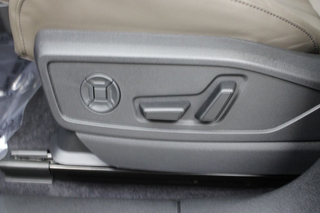 new 2025 Audi Q5 car, priced at $62,078