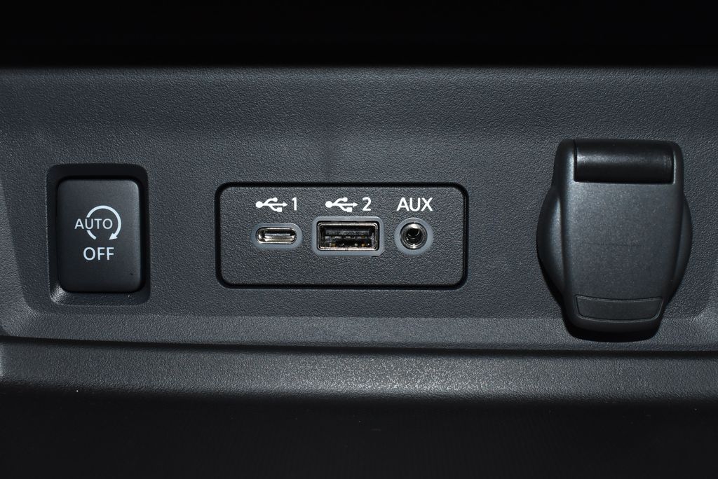 Thumbnail: 2025 Nissan Sentra - 23