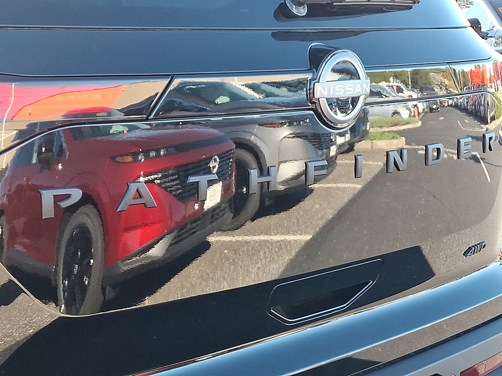 Thumbnail: 2025 Nissan Pathfinder - 11