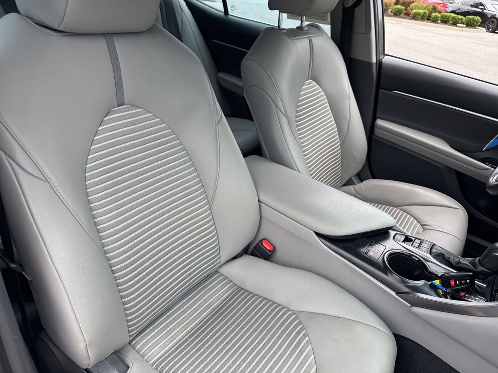 2018 Toyota Camry Hybrid SE