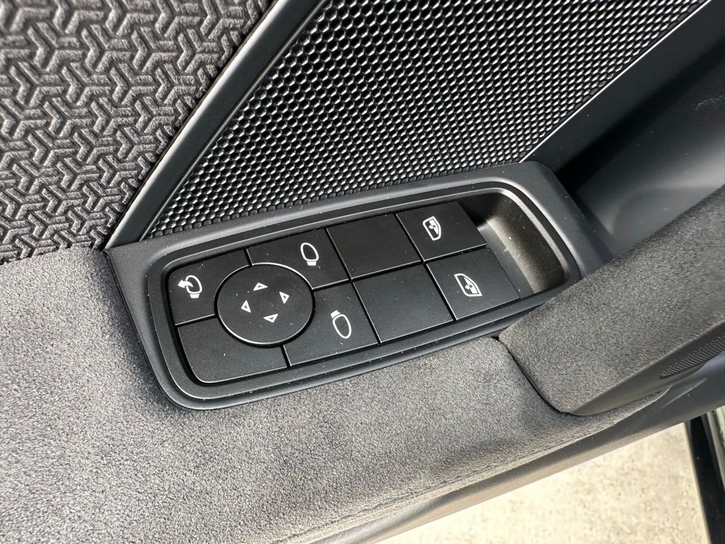 Thumbnail: 2026 Porsche 911 - 20