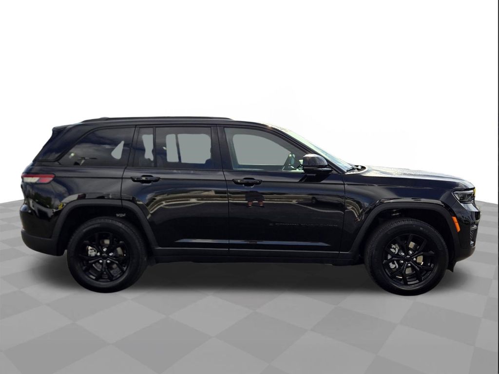 2025 Jeep Grand Cherokee Altitude - 6