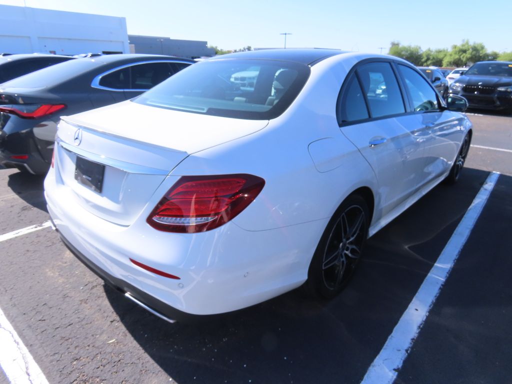 Thumbnail: 2020 Mercedes-Benz E-Class - 4