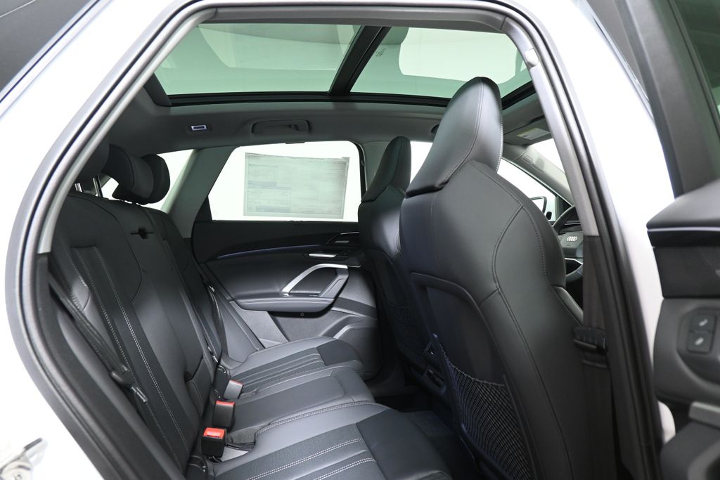 Thumbnail: 2025 Audi Q5 - 20