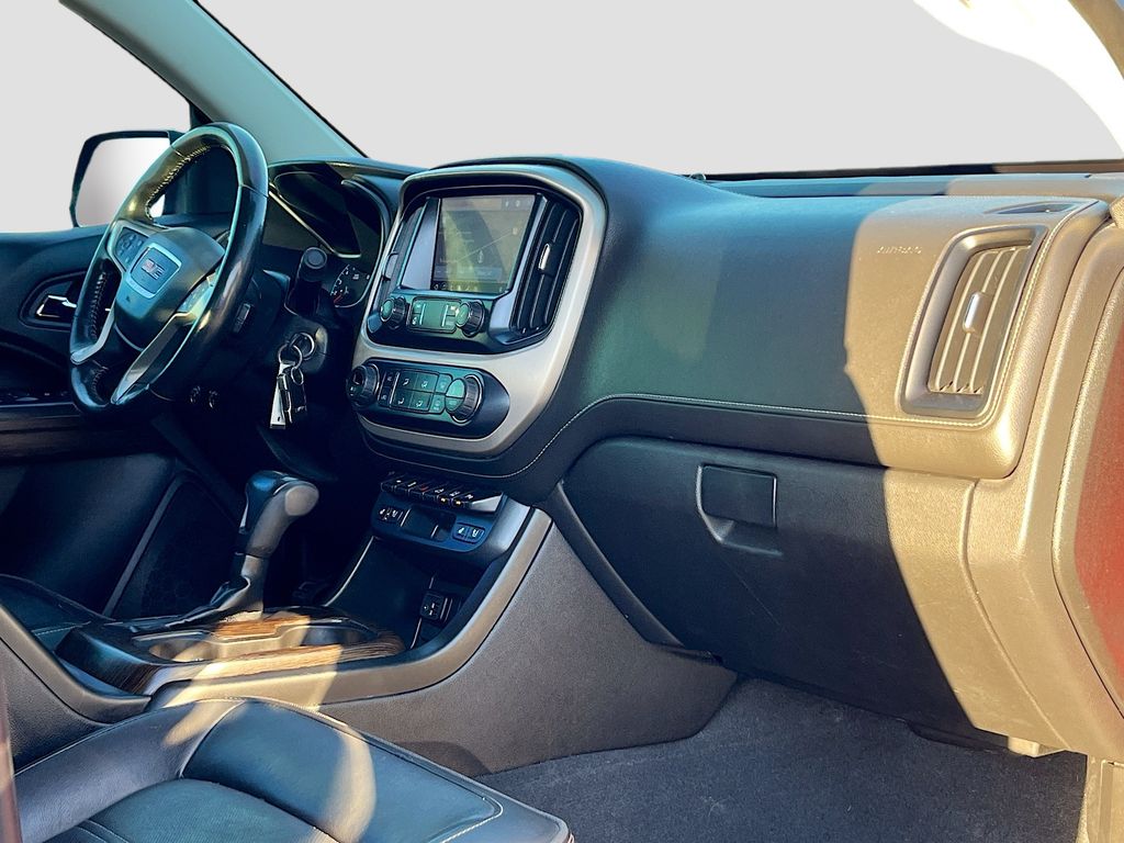 Used 2019 Red GMC Denali image 28