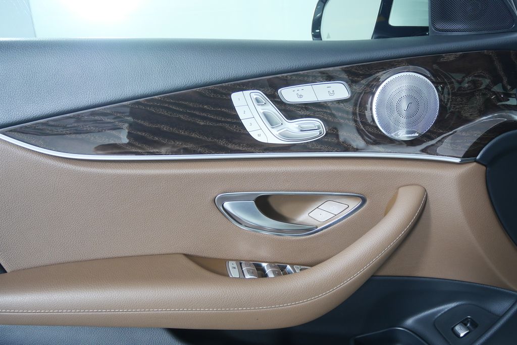 Thumbnail: 2019 Mercedes-Benz E-Class - 8