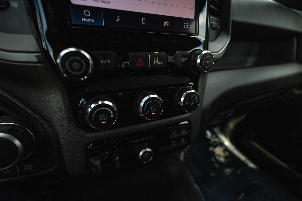 2026 Ram 1500 Tradesman thumbnail 16