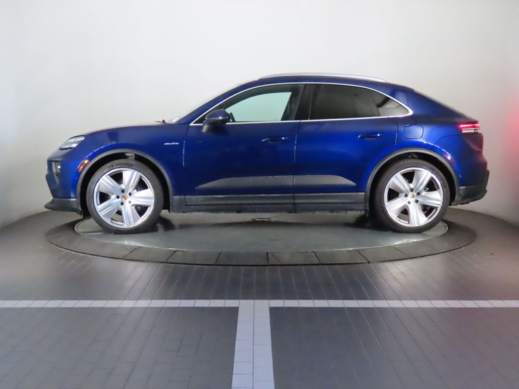 Thumbnail: 2024 Porsche Macan - 2