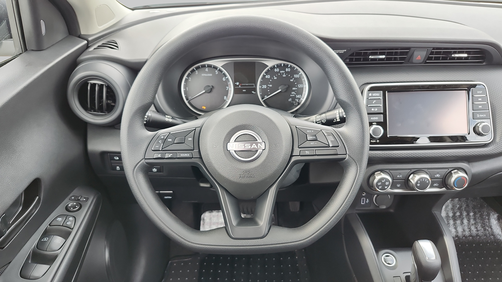 2025 Nissan Kicks Play